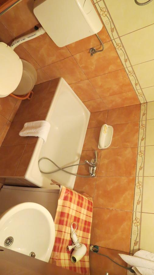Oaza Hotel Petrovac Luaran gambar